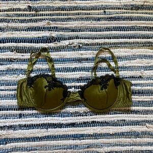 36 A/B/C Vintage Women’s Jacalyn Bennett Fredricks of Hollywood olive branch